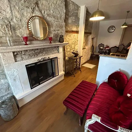 בית הארחה Gorkyhouseurla Ildiri