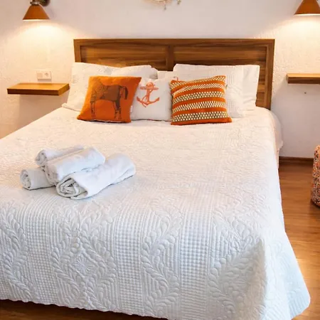 Gorkyhouseurla Guest house Ildiri