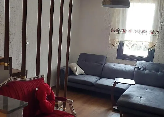 Gorkyhouseurla בית הארחה