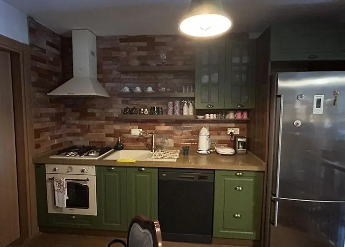 Gorkyhouseurla בית הארחה 4*