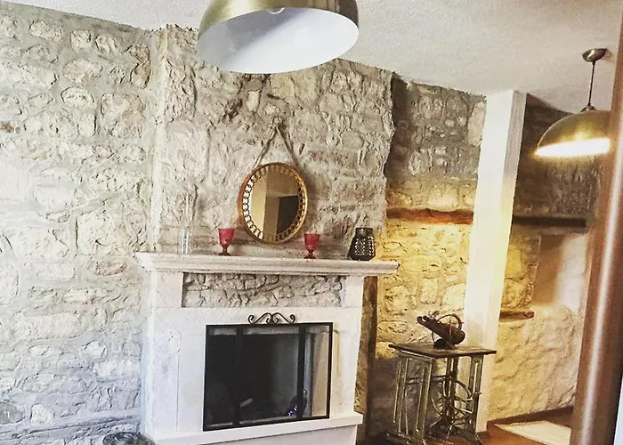 בית הארחה Gorkyhouseurla 4*