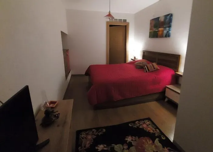 Gorkyhouseurla בית הארחה