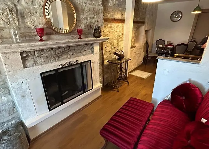 בית הארחה Gorkyhouseurla Ildiri